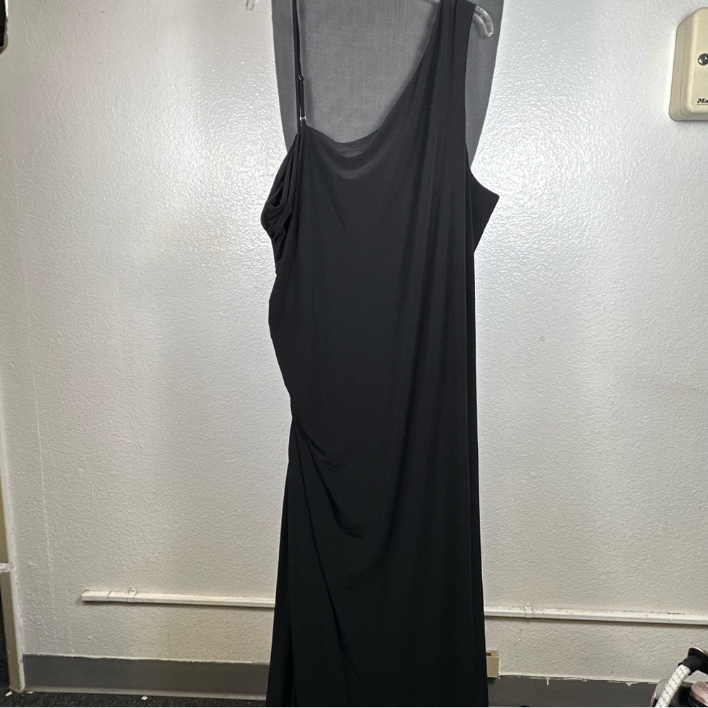 Elegant‎ One Shoulder Black Dress